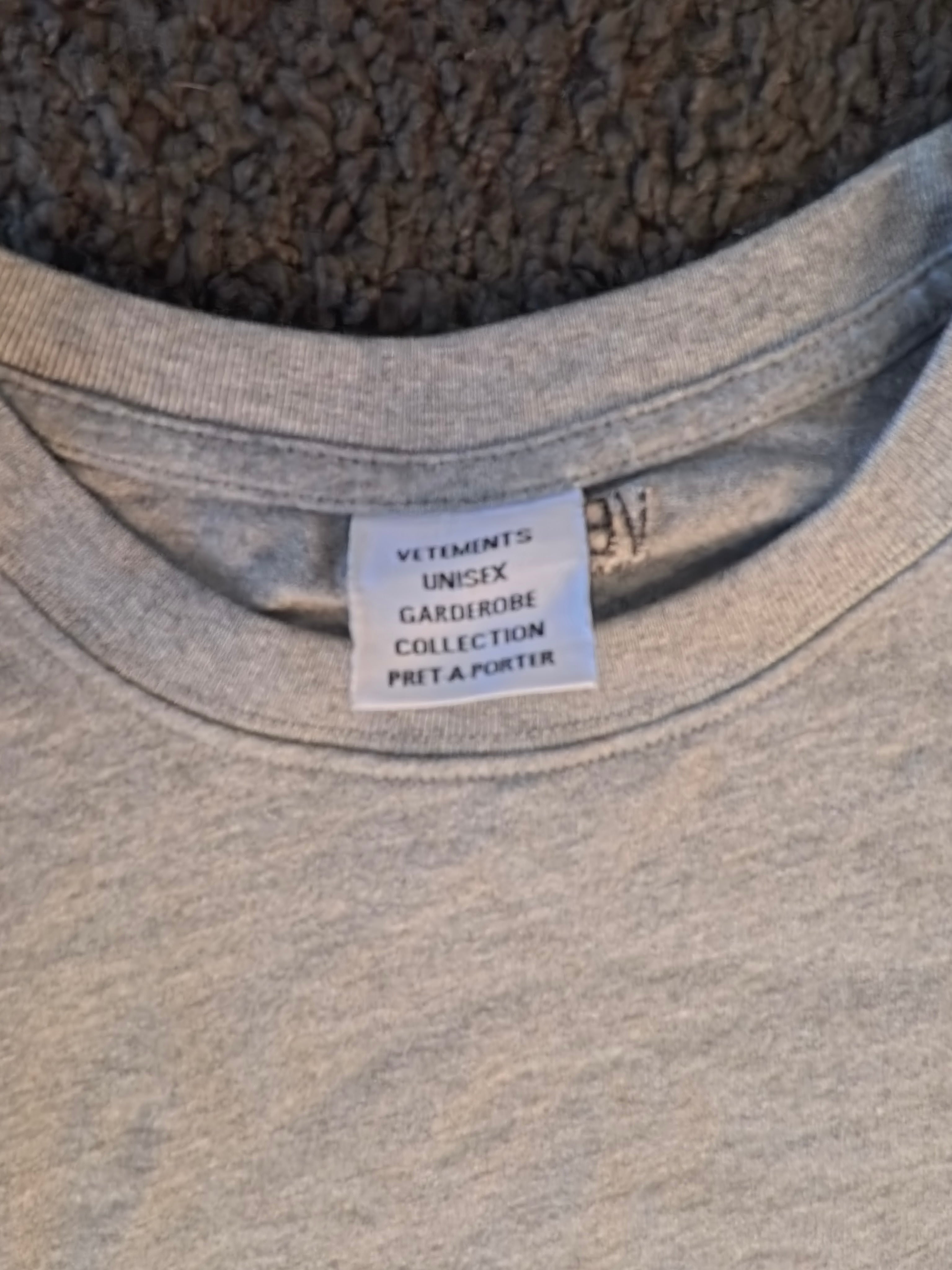 Vetements Longsleeve